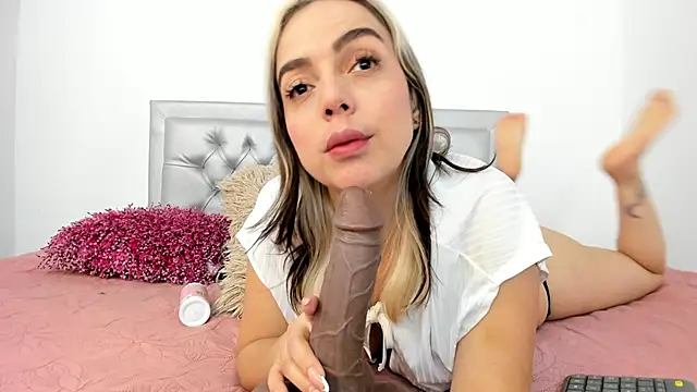 NICOLEVIP online show from 01-11-26, 04:14