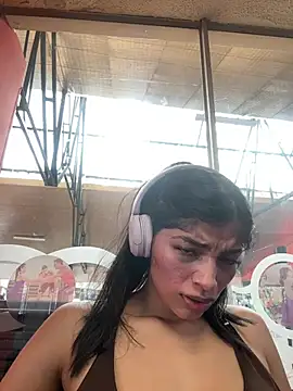 Snapshot of AgathaGeorgiou chatting on 05-18-26, 08:02 AgathaGeorgiou online show from 05-18-26, 08:02