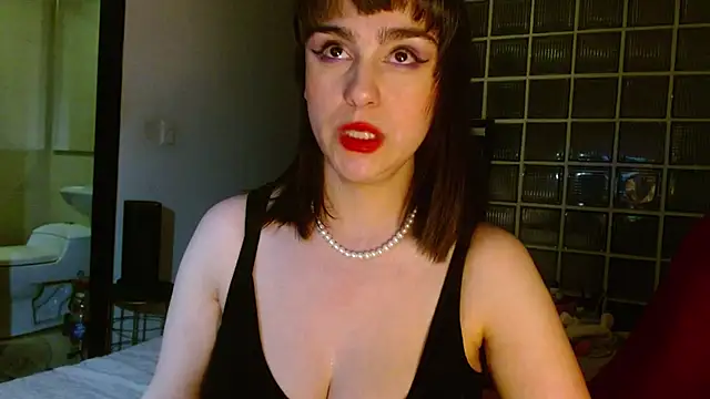 Snapshot of collette_beaufoy_ chatting on 02-23-25, 12:08 collette beaufoy online show from 02-23-25, 12:08