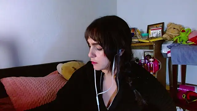 collette beaufoy  online show from 06-14-26, 07:20