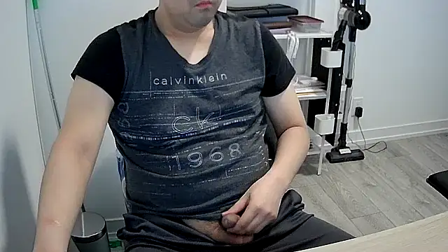 Koreanboy171 online show from 05-15-26, 03:26
