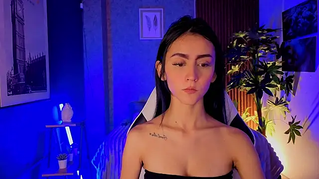 Snapshot of Coralinnee_ chatting on 06-16-26, 02:22 Coralinnee online show from 06-16-26, 02:22