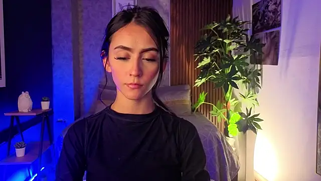Snapshot of Coralinnee_ chatting on 05-08-26, 02:59 Coralinnee online show from 05-08-26, 02:59