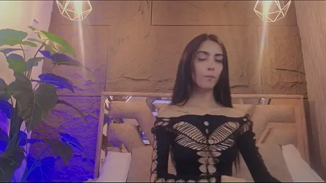 Snapshot of Coralinnee_ chatting on 05-14-26, 04:42 Coralinnee online show from 05-14-26, 04:42