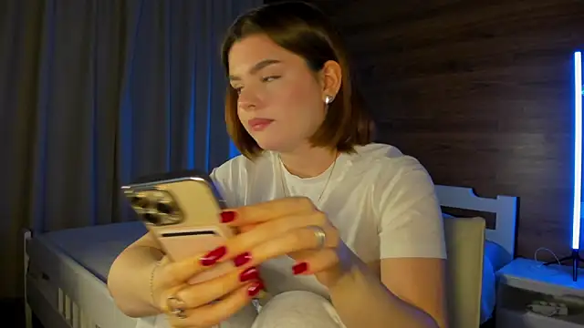 Snapshot of Elizabeth_Hottie_ chatting on 10-11-25, 11:39 Elizabeth Hottie  online show from 10-11-25, 11:39