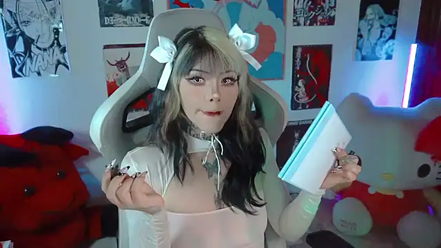 Deadly Doll online show from 10-26-25, 08:31