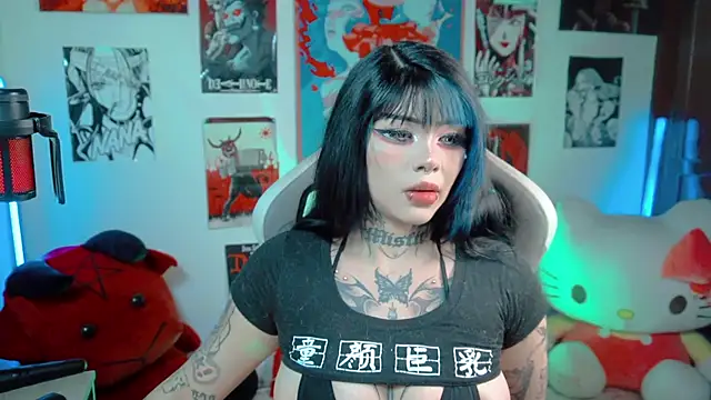 Snapshot of Deadly_Doll chatting on 07-24-26, 08:27 Deadly Doll online show from 07-24-26, 08:27