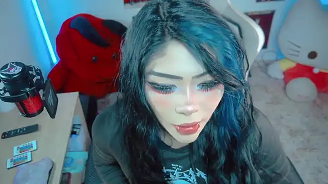 Deadly Doll online show from 06-12-26, 10:40