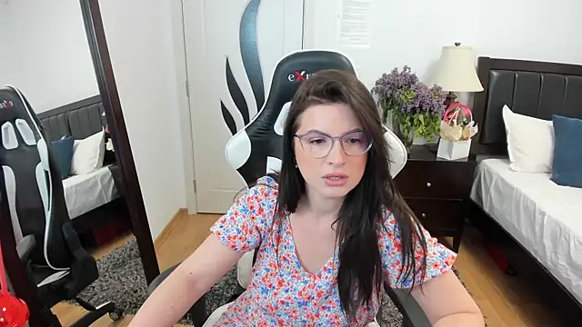 Snapshot of AmyPure_ chatting on 05-06-26, 05:00 AmyPure online show from 05-06-26, 05:00