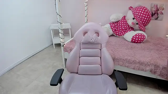 Snapshot of SALMA_G chatting on 01-30-25, 01:42 SALMA G online show from 01-30-25, 01:42