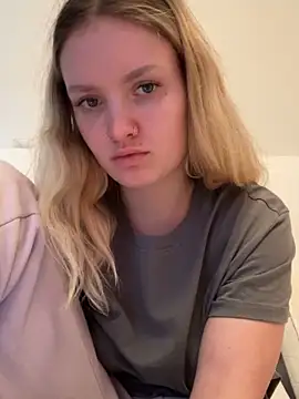 Snapshot of mariemelissah chatting on 03-15-25, 12:24 mariemelissah online show from 03-15-25, 12:24