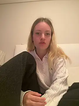 Snapshot of mariemelissah chatting on 03-03-25, 02:06 mariemelissah online show from 03-03-25, 02:06