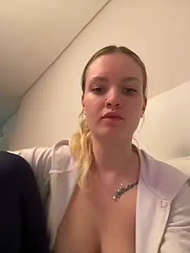 Snapshot of mariemelissah chatting on 02-26-25, 02:05 mariemelissah online show from 02-26-25, 02:05