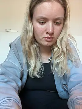 Snapshot of mariemelissah chatting on 03-19-25, 06:01 mariemelissah online show from 03-19-25, 06:01