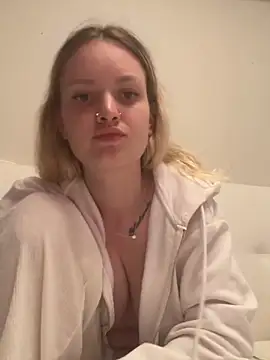 Snapshot of mariemelissah chatting on 03-02-25, 04:14 mariemelissah online show from 03-02-25, 04:14