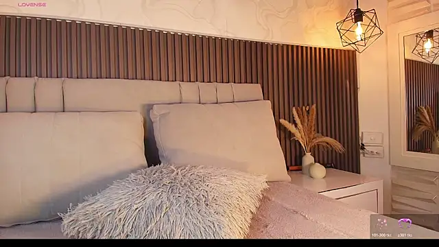 SHANONCLARK online show from 12-18-25, 07:07