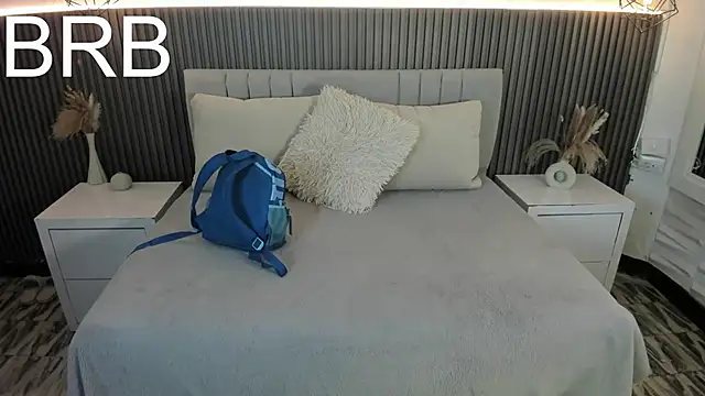 Snapshot of SHANONCLARK chatting on 09-16-25, 07:04 SHANONCLARK online show from 09-16-25, 07:04