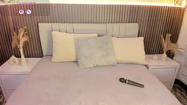 SHANONCLARK online show from 10-23-25, 07:12