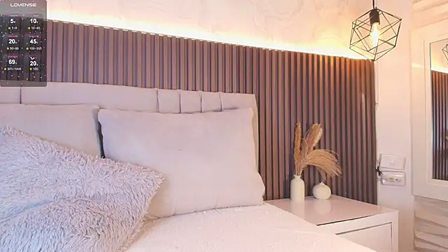 SHANONCLARK online show from 11-28-25, 07:14