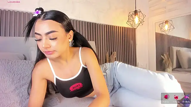 SHANONCLARK online show from 11-22-25, 06:07