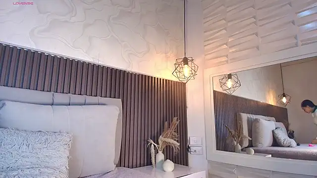 SHANONCLARK online show from 02-16-26, 07:01