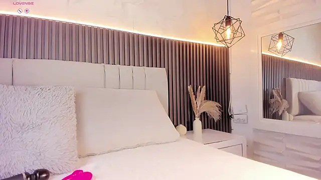 SHANONCLARK online show from 11-04-25, 07:17