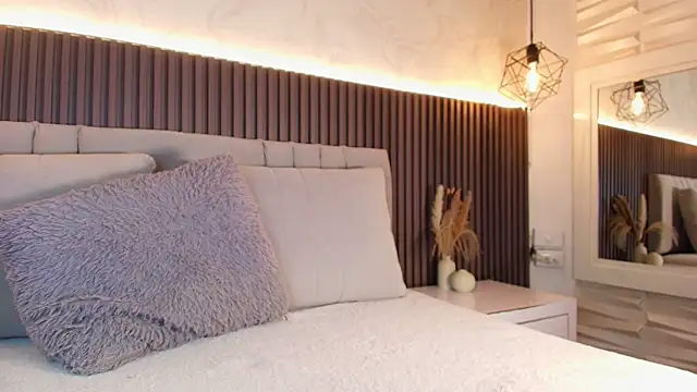 SHANONCLARK online show from 01-09-26, 07:21