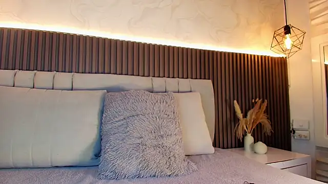 SHANONCLARK online show from 01-06-26, 07:18