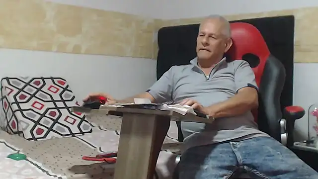 VALENTINO1983  online show from 10-11-25, 11:50