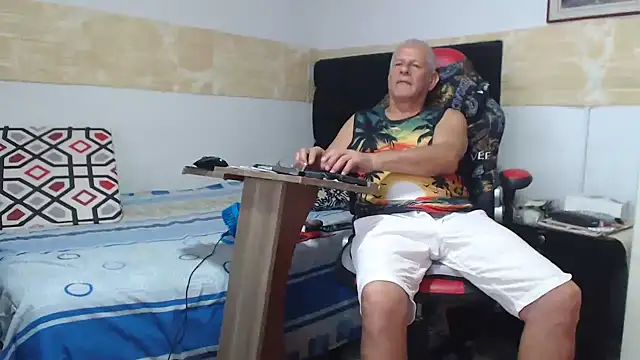 VALENTINO1983  online show from 09-14-25, 06:25