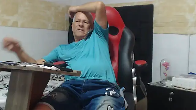 VALENTINO1983  online show from 10-05-25, 11:39