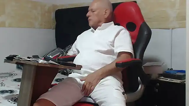 VALENTINO1983  online show from 10-04-25, 04:41