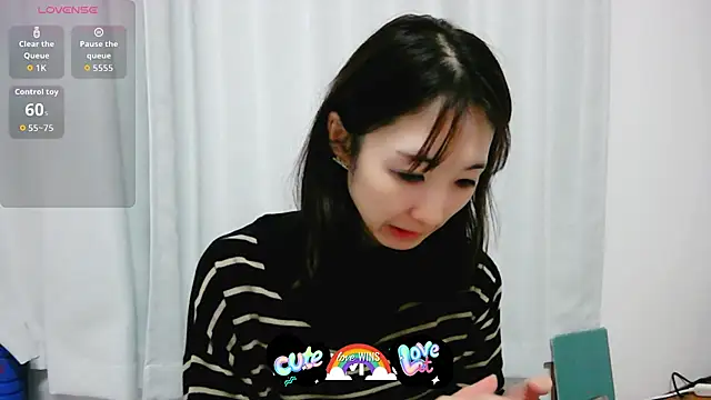 Snapshot of Love_me_Eri_ chatting on 10-22-25, 12:04 Love me Eri  online show from 10-22-25, 12:04