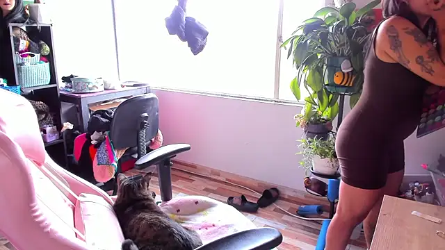 annie walker6 online show from 04-10-26, 07:43