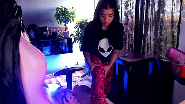 annie walker6 online show from 01-09-26, 02:35