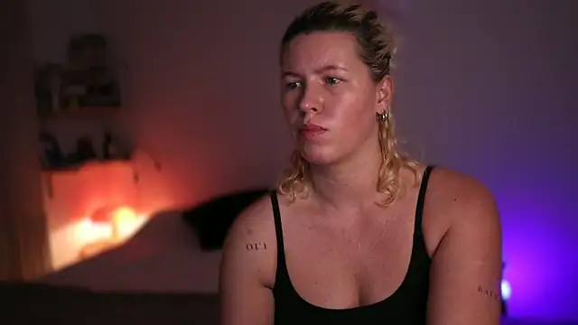 Snapshot of moonamii chatting on 03-16-25, 06:34 moonamii online show from 03-16-25, 06:34