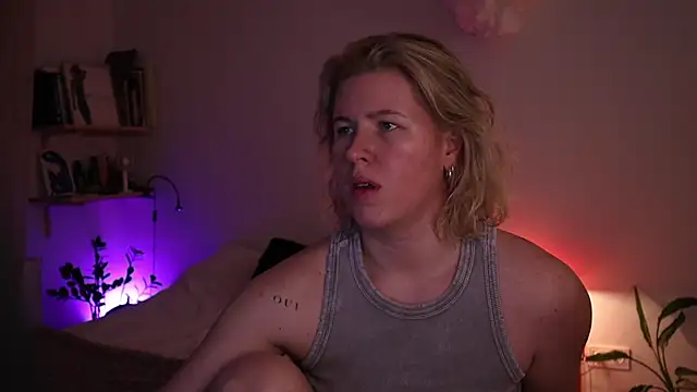 moonamii online show from 12-17-25, 10:26