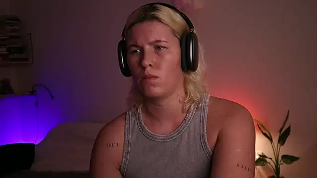 Snapshot of moonamii chatting on 01-30-25, 09:04 moonamii online show from 01-30-25, 09:04