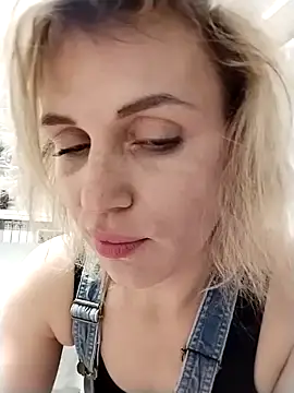 Linda Gregory online show from 10-18-25, 02:24