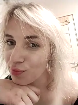 Linda Gregory online show from 10-13-25, 02:02