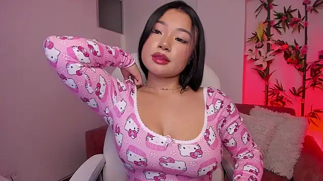 Snapshot of Lulu_Sakura_ chatting on 01-05-25, 01:56 Lulu Sakura  online show from 01-05-25, 01:56