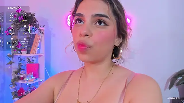 Snapshot of crisbell_lopez chatting on 02-25-26, 12:44 crisbell lopez online show from 02-25-26, 12:44