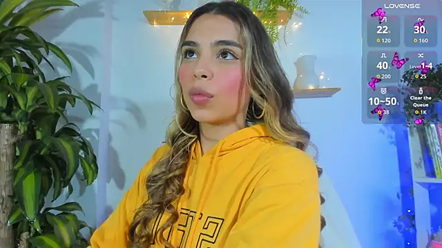 Snapshot of crisbell_lopez chatting on 03-22-26, 02:37 crisbell lopez online show from 03-22-26, 02:37