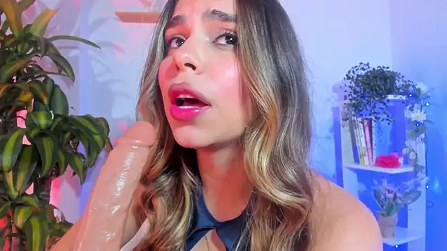 Snapshot of crisbell_lopez chatting on 04-06-26, 02:40 crisbell lopez online show from 04-06-26, 02:40