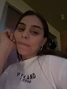 Snapshot of crisbell_lopez chatting on 02-20-26, 11:39 crisbell lopez online show from 02-20-26, 11:39