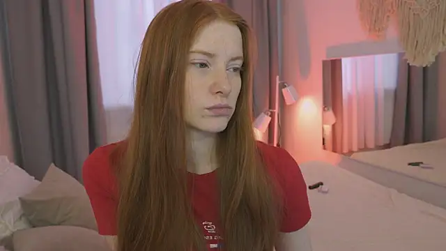 Snapshot of FiaMoor chatting on 04-30-26, 11:17 FiaMoor online show from 04-30-26, 11:17