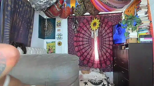 ElizaGrey  online show from 11-10-25, 04:34