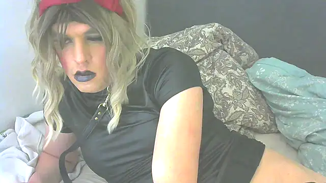 Snapshot of sissyslut22jr chatting on 03-24-26, 01:27 sissyslut22jr online show from 03-24-26, 01:27
