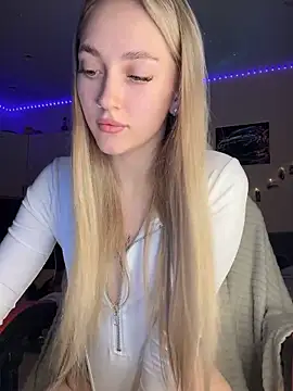 Good  Girl  online show from 09-21-25, 04:45