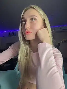 Snapshot of Good__Girl_ chatting on 05-18-26, 05:51 Good Girl online show from 05-18-26, 05:51